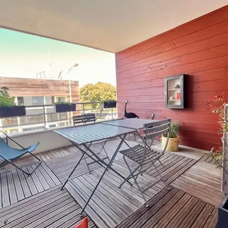 With Loggia Overlooking The Canal Parking شقة